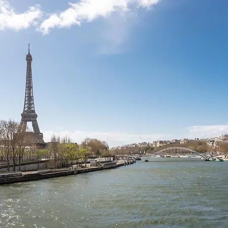Апартаменты Eiffel