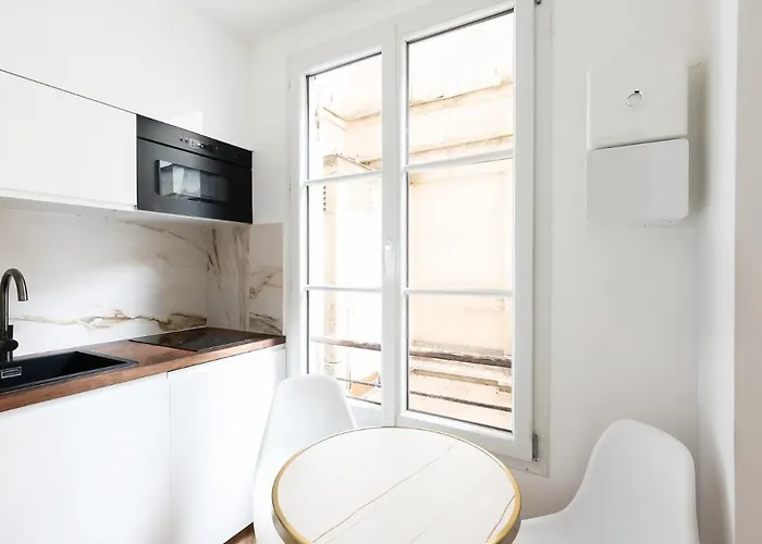 Eiffel Appartement *